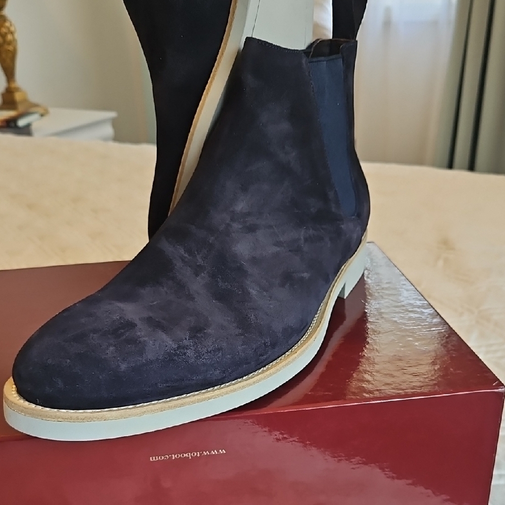 To Boot Black Chelsea Boots Sleek Minimalist Design